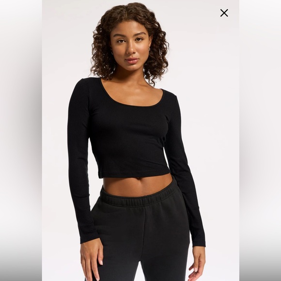 WESLEY RIVINGTON RIBBED LONG SLEEVE SCOOP NECK CROP TOP - Picture 1 of 6